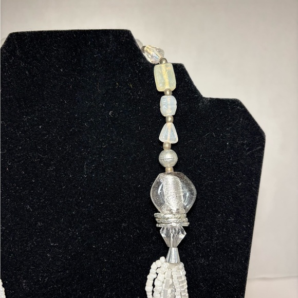 Seed Bead White Multistrand Necklace Silvertone Opalescent Clear Beads 12โ Drop - Picture 5 of 9
